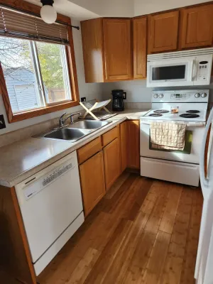 Image of Adorable house close to the airport!