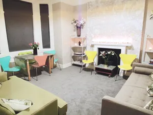 Image of Fabulous & Funky 3 Bedroom Flat in East London. Close to Underground & 24h Tesco