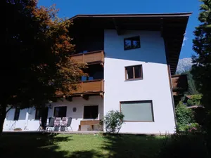 Image of Well-equipped vacation apartment with fireplace for 8 (+2) people