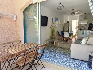 Image of T2 Terrasse, Bormes Les Mimosas La Faviere, 5 Pers, 5 mn à pieds des plages et commerces