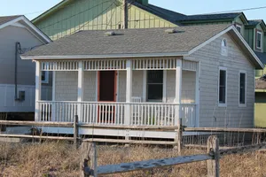 Image of Kemp & Olive Cottage: Tiny Cottage for Two Guests and Pups!