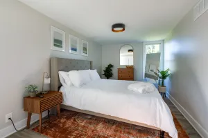 Image of Beautiful 4BR\/3BA Farmhouse Escape W\/ Jacuzzi!