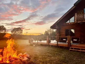 Image of Stunning Log Cabin Getaway at The Hannu Haus