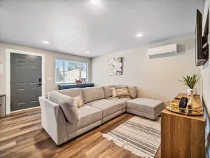 Image of Centrally Located & Updated 2 Bed APT