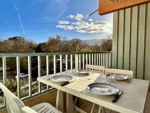 Image of Stylish Studio w\/ Balcony Near Beach – Sleeps 4, Pet-Friendly