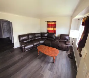 Image of 5mins Drive to Detroit Zoo 3 bedrooms 2 full bath