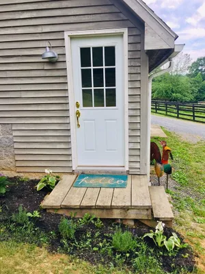 Image of Cozy, quiet loft on a scenic working horse farm, five minutes from Lexington
