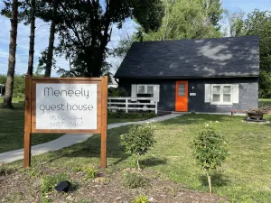 Image of Cozy mid-century cottage