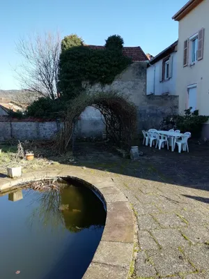 Image of Apartment 2 steps from shops and marked footpaths