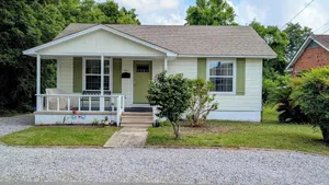 Image of Adorable Fully Remodeled Home Walk To The Beach