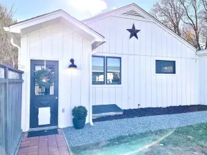 Image of Updated, 2 Bedroom Cottage, close to Boulder