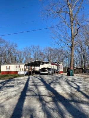 Image of Quiet home near Berry Bend boat ramp with carports