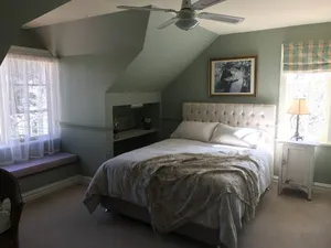 Image of Charming Accomadation $190 x 2 guests in Queen room & ensuite & balconey