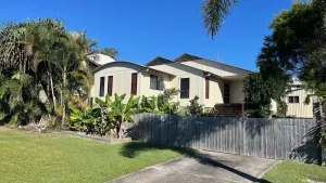 Image of 14 Manooka Drive - Rainbow Beach Pets Welcome. Fully fenced