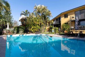 Image of Sunlit Studio mins from Beach w\/t Secluded Pool.