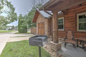 Image of Cozy Cabin Getaway with Fireplace, Kitchen, Jacuzzi Tub - Sleeps 2