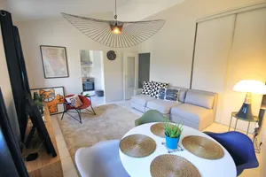 Image of Appartement Face au Palais des Papes Avec Terrasse