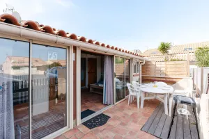 Image of Pavillon Climatisé T2 Mezzanine à 150m de la Plage - 5 Pers, Parking, Animaux Acceptés - FR-1-409-250