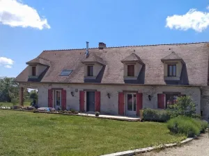 Image of Spacious 6-Bedroom Cottage with Large Garden, Near Vichy & Le Pal, All-Inclusive Amenities