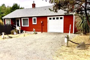 Image of Charming  Beachouse Getaway on Historic Sunset Beach