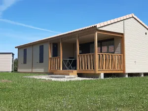 Image of Chalet 3 chambres avec piscine chauffée, proche Golfe du Morbihan, idéal pour familles! - FR-1-783-5