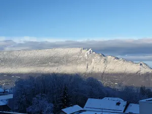 Image of Maison Neuve vue lac Calme Ideal Famille Proche aix les Bains lac du Bourget