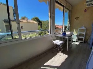 Image of Beautiful dwelling close to the sea