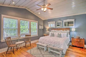 Image of *NEW* King Bed\/Fireplace\/Jetted Tub\/Free Bikes