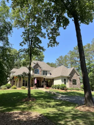 Image of Spacious 6 Bedroom - Home Away From Home!
