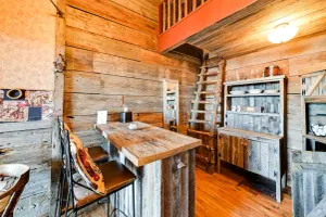 Image of Western-themed Decatur Studio on Main Street!