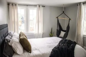 Image of ❤Beautifully Renovated Lancaster Apt❤