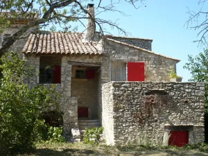 Image of La Maison du Rempart in Lussan, medieval house made with stones of the region