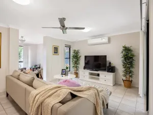 Image of Peaceful Family Entertained house at Parkinson