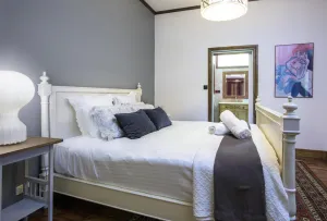 Image of Winter Rose - gorgeous gardens sleeps 5
