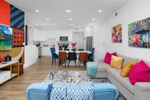 Image of Lustrous Abode 4B3B QUEEN BEDS
