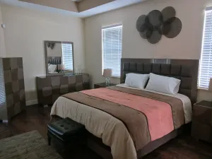 Image of Beautiful, spacious, family friendly private home! one