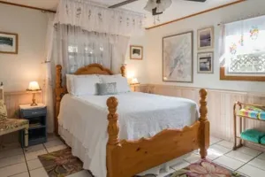 Image of Romantic Beach Hideway  *  Private Indoor Hot Tub *  Steps to Back River Beaches