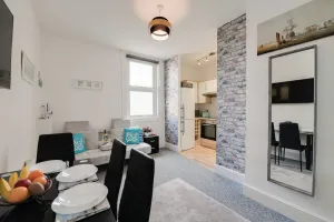 Image of A lovely flat just minutes walk from the Historic Dockyard and seafront