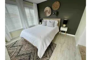 Image of Prime Location! 5min to the Beach\/Cruises