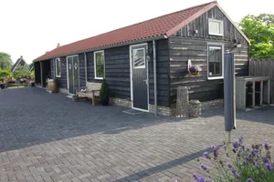 Image of Beautiful b&b\/ vacation home located on a large garden surrounded by water.