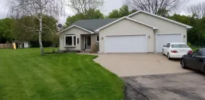 Image of Lovely, large home near EAA