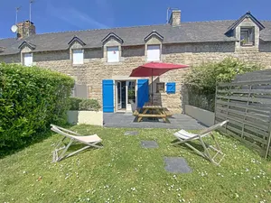 Image of **Charming Cottage Near Beaches, Shops, and Nature – Larmor-Plage**