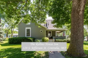 Image of Tastefully restored historic home in quaint town, 20 minute drive to Columbia MO