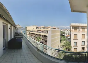 Image of Juan les pins Suite luxueuse front de mer