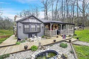 Image of A little piece of heaven! Rustic cabin with a pond