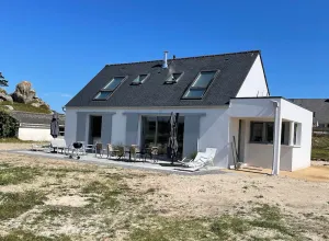 Image of Roc'h Kleguer Bihan house a few steps from the sea