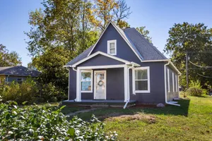 Image of Charming Bungalow Manhattan