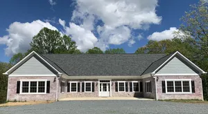 Image of Large RENOVATED 6 bedroom 5 bath private home with LOTS of space!