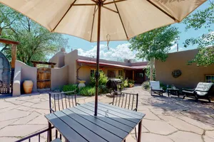 Image of Luxe Casita - Fireplace, Full Kitchen & Steam Shower - Walk to Eateries, Dogs OK