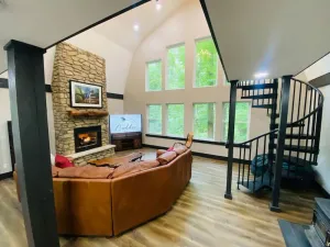 Image of Fully Renovated Cabin in Hocking Hills - Hot Tub, Game Room, Wifi, Fireplace